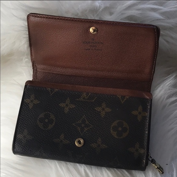 AUTHENTIC LOUIS VUITTON MONOGRAM WALLET. - Picture 3 of 8